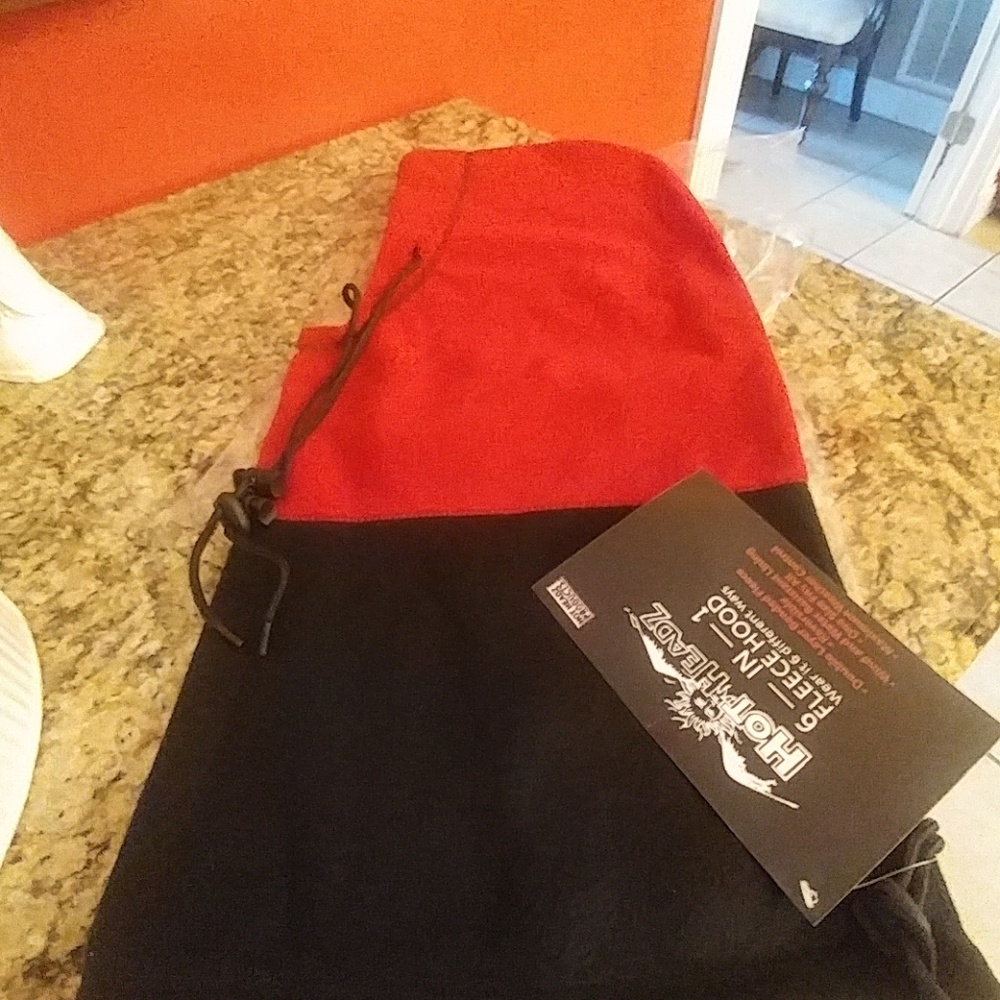 HOT HEADZ 6 IN 1 FLEECE HOOD RED/BLACK